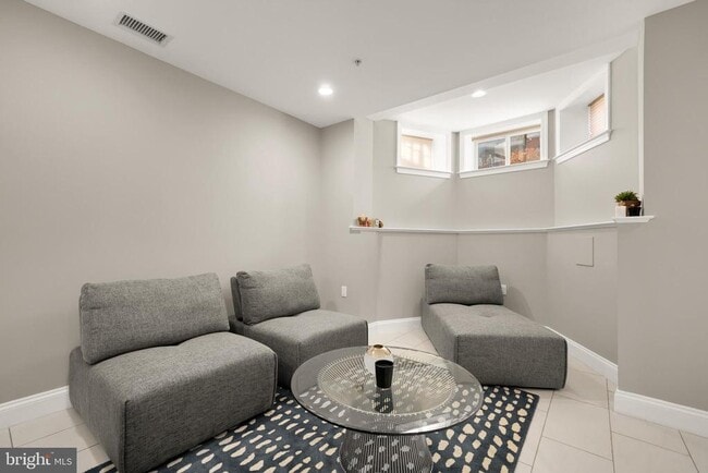 1135 6th St NW in Washington, DC - Building Photo - Building Photo