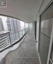 1010 Sandy Beach Rd in Pickering, ON - Building Photo - Building Photo