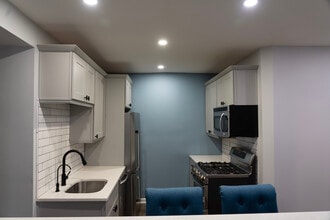 22 Chapman St, Unit Charming 2-Bedroom Apartm in Bloomfield, NJ - Foto de edificio - Building Photo