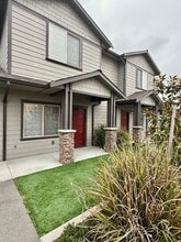 2460 Newburg Ct in Fortuna, CA - Building Photo - Building Photo