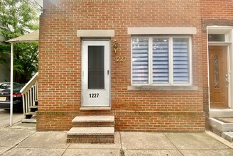 1227 S Philip St in Philadelphia, PA - Building Photo - Building Photo