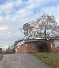 3403-3405 Gail Dr in Chattanooga, TN - Building Photo - Building Photo