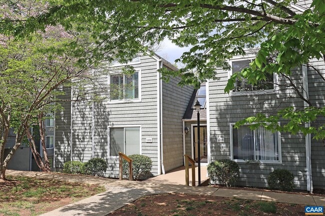 1242 Clifden Green