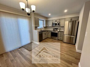 7905 Lexington Park Dr in Colorado Springs, CO - Building Photo - Building Photo