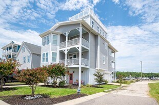 200 Annie Dr in Carolina Beach, NC - Building Photo