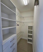 6410 NW 105th Pl, Unit Studio in Doral, FL - Building Photo - Building Photo