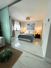 1390 Ocean Dr, Unit 502 in Miami Beach, FL - Foto de edificio - Building Photo