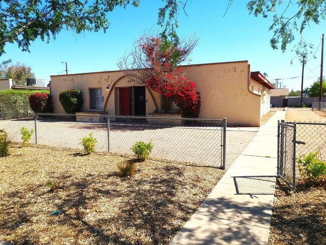 property at 1327 W 5th St