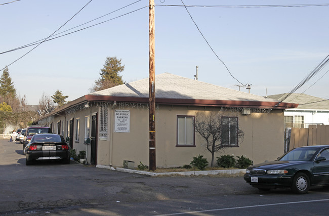 21806-21832 Meekland Ave in Hayward, CA - Building Photo - Building Photo