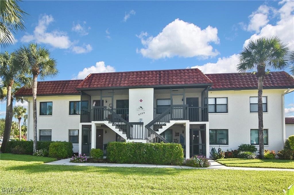 4369 27th Ct SW in Naples, FL - Foto de edificio