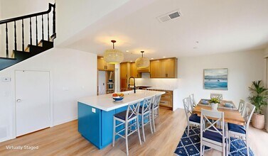 286 Carefree Ln in Costa Mesa, CA - Building Photo - Building Photo