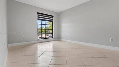 5550 NW 44th St, Unit 205B in Lauderhill, FL - Building Photo - Building Photo