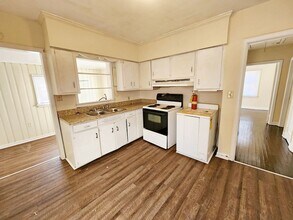 1200 W Lincoln Ave in Albany, GA - Building Photo - Building Photo