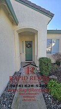 2713 Robinson Creek Ln in Elk Grove, CA - Building Photo - Building Photo