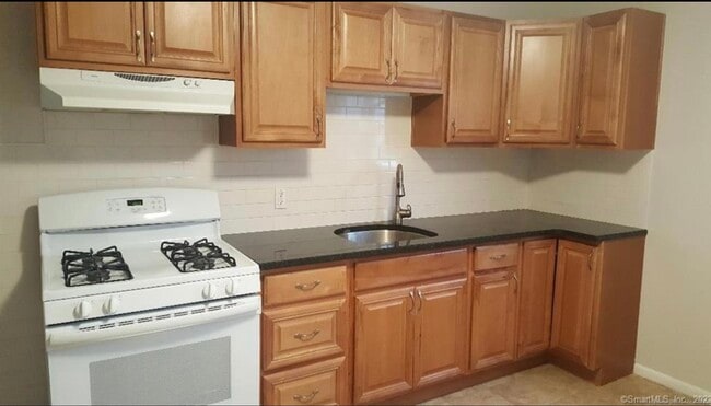 47 Park St in Stamford, CT - Building Photo - Building Photo
