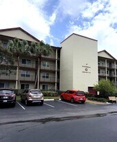 12800 SW 7th Ct in Pembroke Pines, FL - Building Photo