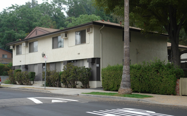 1910 Chickasaw Ave in Los Angeles, CA - Building Photo - Building Photo