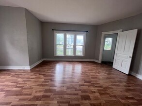 1529 College Ave NE in Grand Rapids, MI - Building Photo - Building Photo