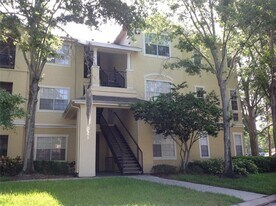 2612 Robert Trent Jones Dr in Orlando, FL - Building Photo