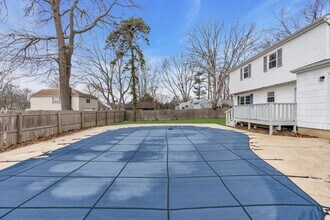 1077 Fairview Dr in Toms River, NJ - Building Photo - Building Photo