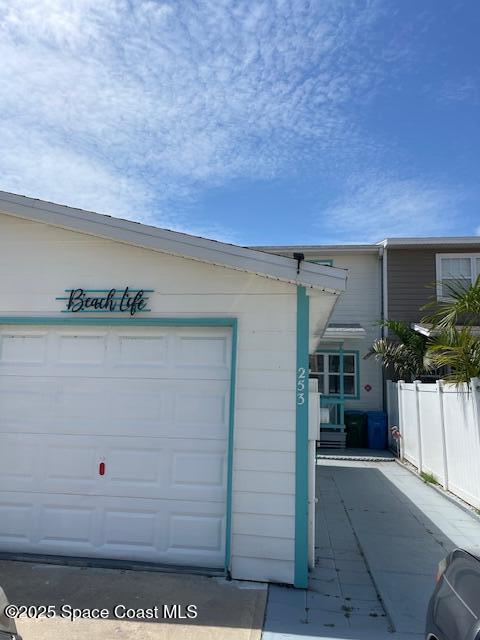 253 Cherie Down Ln in Cape Canaveral, FL - Building Photo