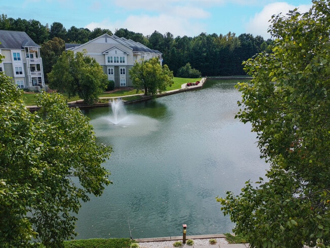 18742 Nautical Dr, Unit 305 in Cornelius, NC - Building Photo - Building Photo