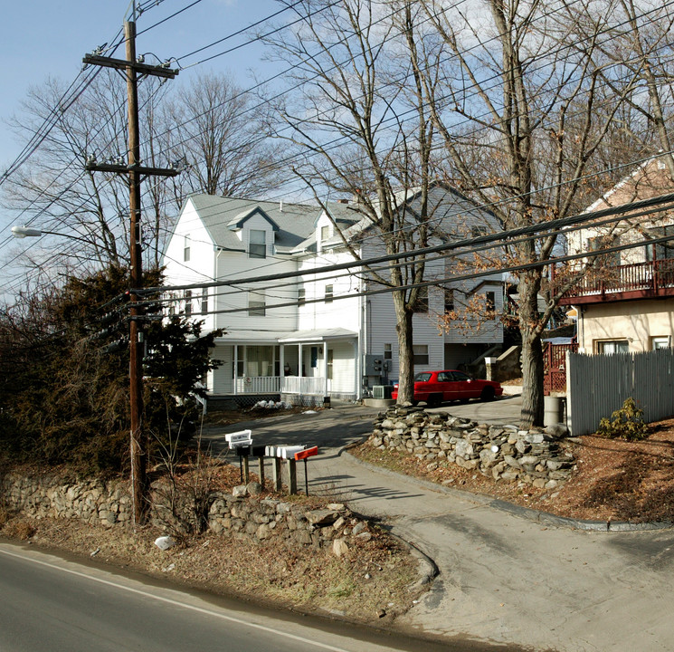 227 W Town St in Norwich, CT - Foto de edificio