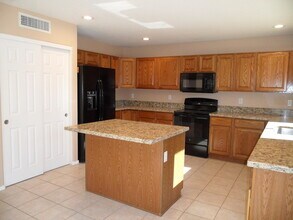 687 S Sahuaro Dr in Gilbert, AZ - Building Photo - Building Photo