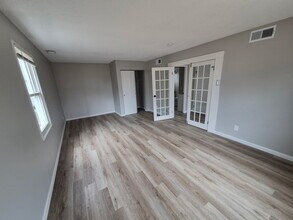 2345 Teakwood Manor Dr in Florissant, MO - Building Photo - Building Photo