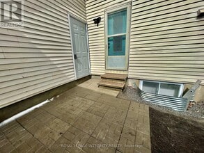 1843 Prestwick Dr in Ottawa, ON - Building Photo - Building Photo