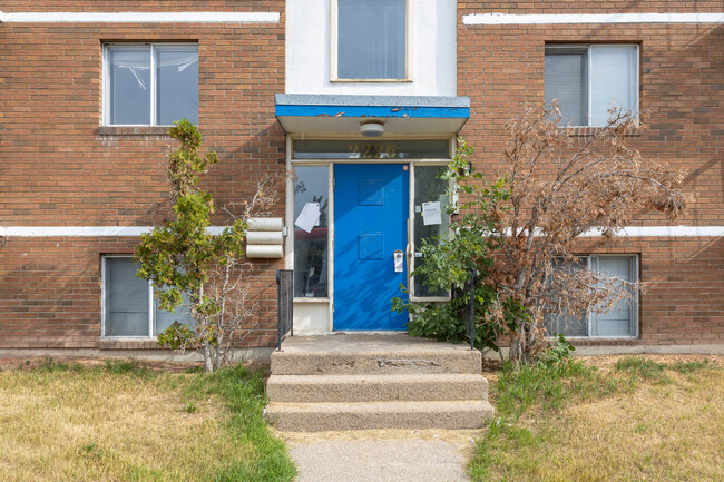 2202-2226 33 Av SW in Calgary, AB - Building Photo - Building Photo