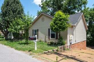 5432 Village Way in Nashville, TN - Building Photo - Building Photo