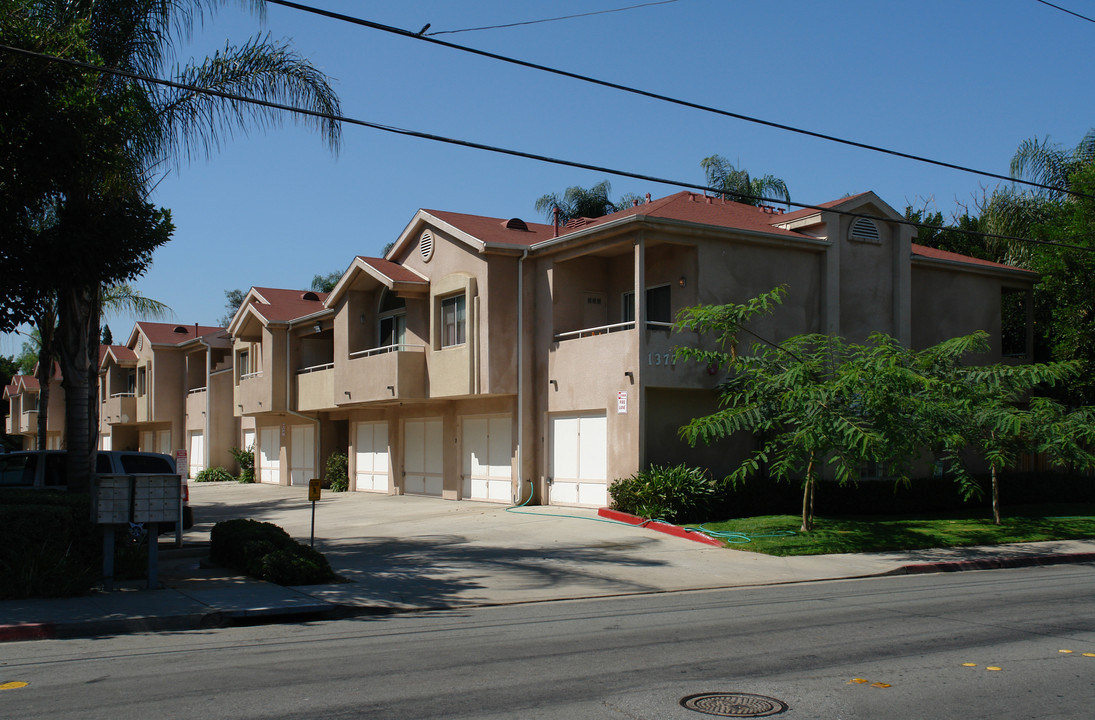 Village Palm Apartments in El Cajon, CA - Building Photo