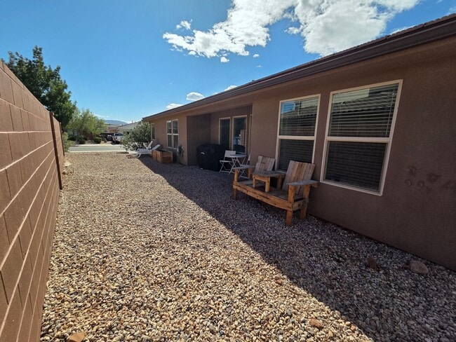 5985 Rimrunner Dr in Saint George, UT - Building Photo - Building Photo