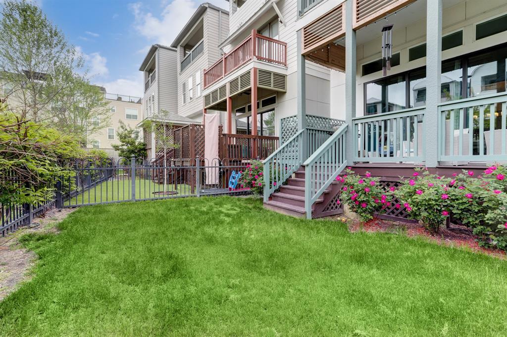 1229 W 15th 1/2 St in Houston, TX - Building Photo