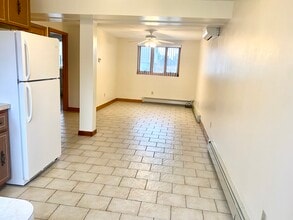 43 Bryant St, Unit 2 in Revere, MA - Foto de edificio - Building Photo