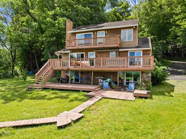 property at 7 Rita Rd
