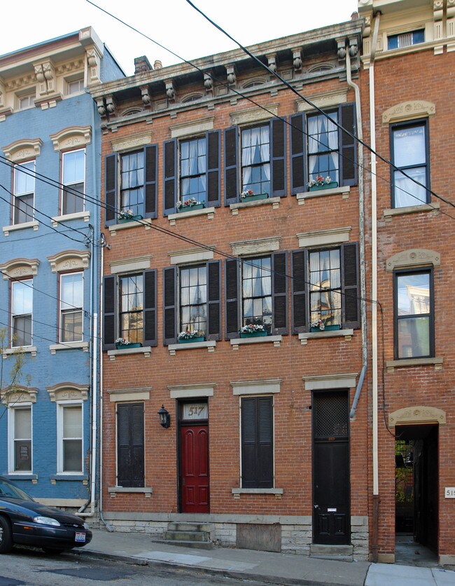 517 E Thirteenth St in Cincinnati, OH - Foto de edificio - Building Photo