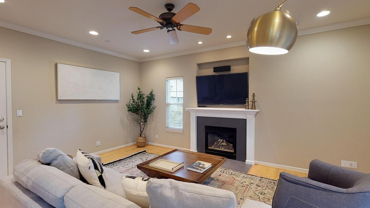 373 Florence St in Sunnyvale, CA - Building Photo