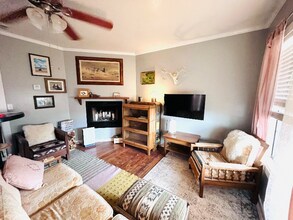 400 S 1st St in Alpine, TX - Foto de edificio - Building Photo