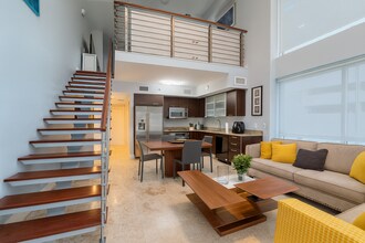 41 SE 5th St, Unit 602 in Miami, FL - Building Photo - Building Photo