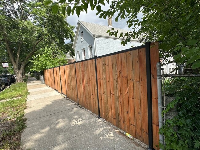 2712 W 25th St, Unit BF in Chicago, IL - Building Photo - Building Photo