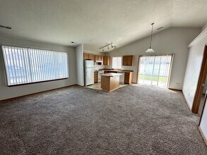 7808 White Bluff Ct in Pasco, WA - Building Photo - Building Photo