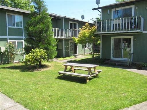 Brockwood Village Apartments in McMinnville, OR - Building Photo