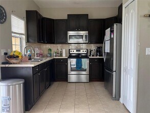 2020 Greenwood Valley Dr in Plant City, FL - Building Photo - Building Photo