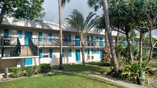property at 531 W Kalmia Dr