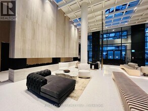 195 Commerce St in Vaughan, ON - Building Photo - Building Photo