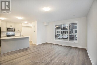 1130 Creekway Private in Ottawa, ON - Building Photo - Building Photo