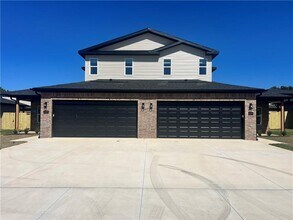 611 Cosmos St in Centerton, AR - Building Photo - Building Photo