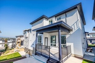 6301-150A 150a St in Surrey, BC - Building Photo